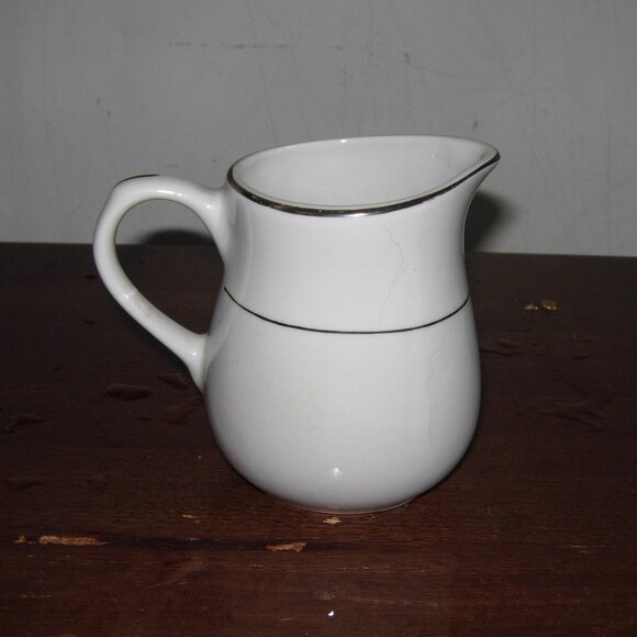 Totally Today Creamer All White Gold Trim - Picture 1 of 2
